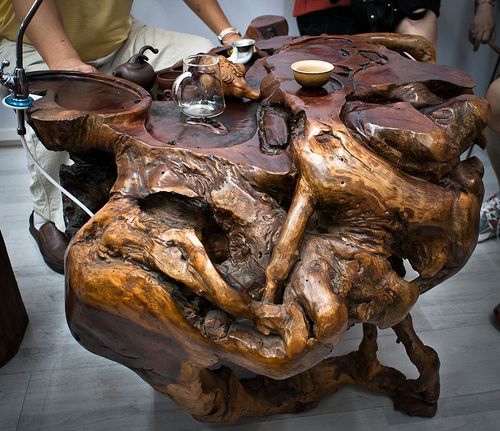 bàn trà gỗ nguyên khối kích thước lớn