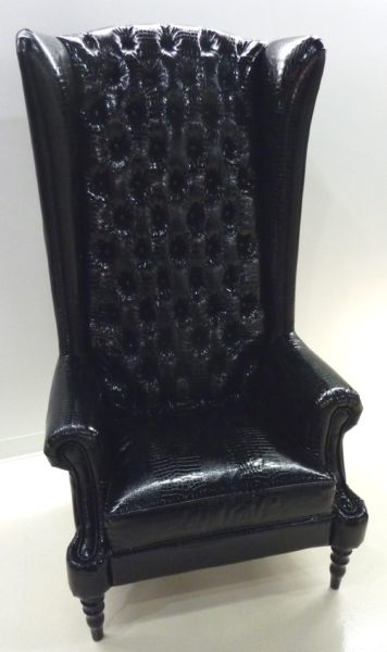 ghế bành bằng da cá sấu màu đen