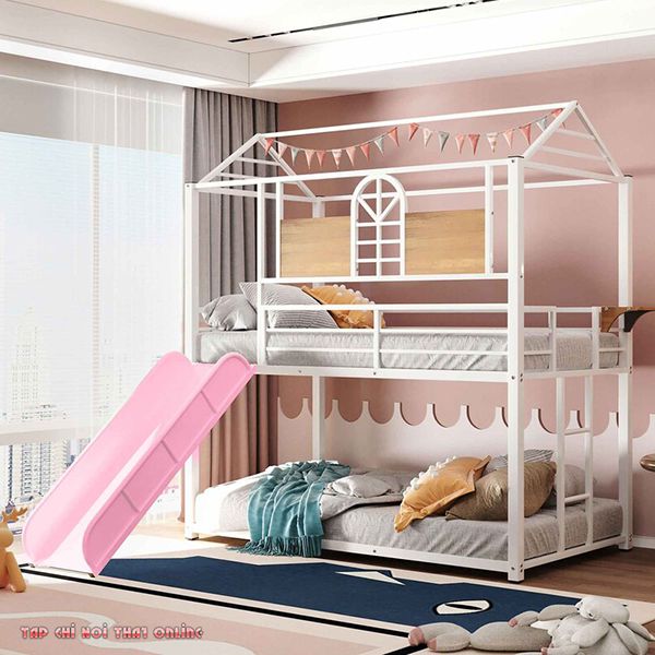 giường tầng màu hồng có cầu trượt
